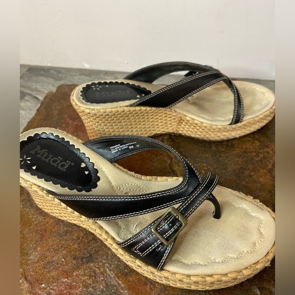 Easy Spirit~Mudd~Black/Light Gray/Tan Thong Wicker-Look Wedge Sandals~Size 9M - Picture 8 of 14